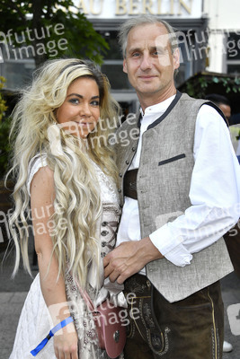 Maibockanstich im Hofbräu Wirtshaus Berlin