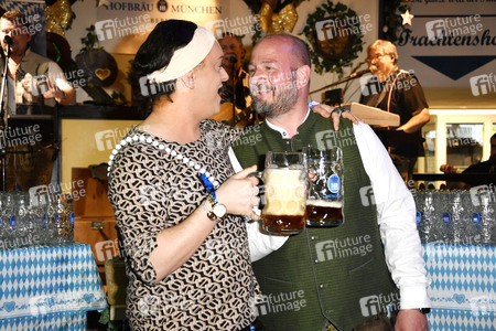 Maibockanstich im Hofbräu Wirtshaus Berlin