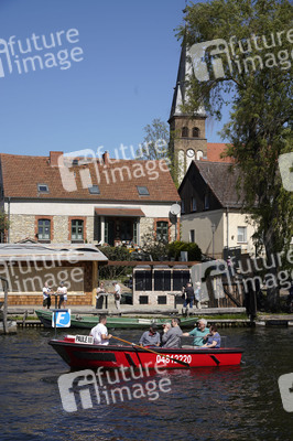 Die Ruderfähre F24 Paule III in Rahnsdorf