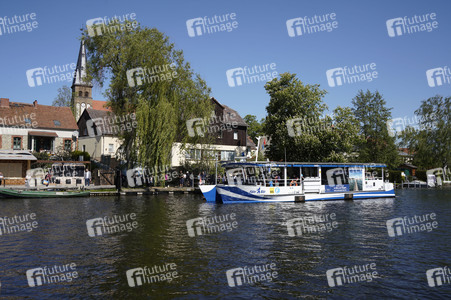 Die Ruderfähre F24 Paule III in Rahnsdorf