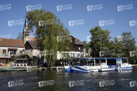 Die Ruderfähre F24 Paule III in Rahnsdorf