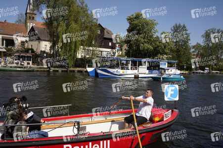 Die Ruderfähre F24 Paule III in Rahnsdorf