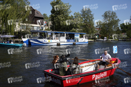 Die Ruderfähre F24 Paule III in Rahnsdorf