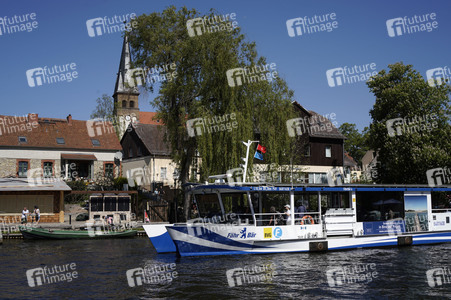 Die Ruderfähre F24 Paule III in Rahnsdorf