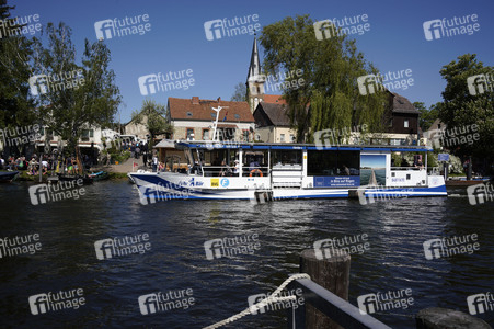 Die Ruderfähre F24 Paule III in Rahnsdorf