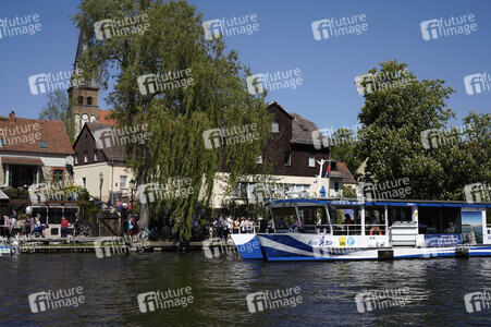 Die Ruderfähre F24 Paule III in Rahnsdorf