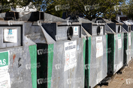 Symbolfoto Altglascontainer