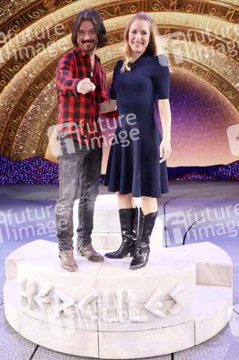 Besuch von Stefanie Hertel mit Familie beim Musical 'Hercules' in Hamburg