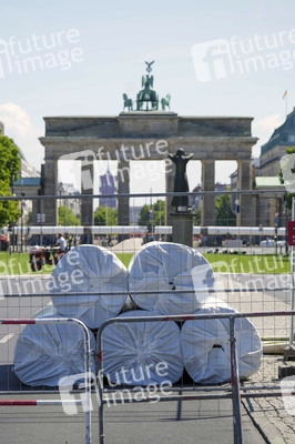 Aufbau der Fan-Zone zur Fußball-Europameisterschaft UEFA EURO 2024 in Berlin