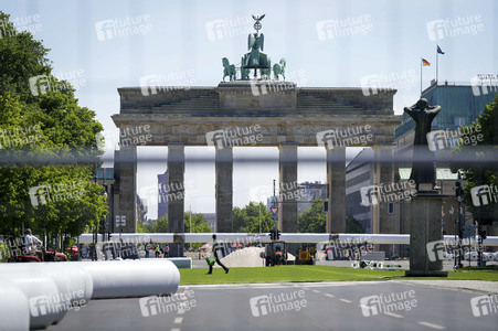 Aufbau der Fan-Zone zur Fußball-Europameisterschaft UEFA EURO 2024 in Berlin