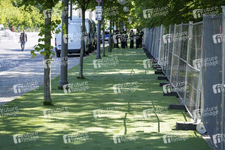 Aufbau der Fan-Zone zur Fußball-Europameisterschaft UEFA EURO 2024 in Berlin