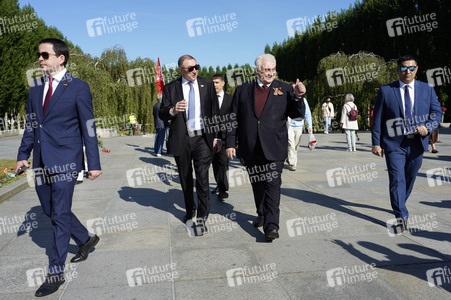 Gedenktag am Sowjetischen Ehrenmal Treptow in Berlin