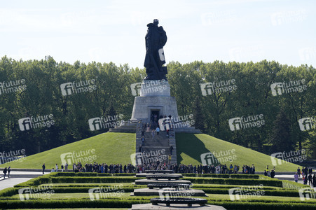 Gedenktag am Sowjetischen Ehrenmal Treptow in Berlin