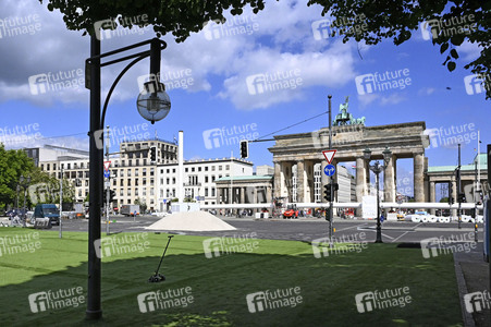 Aufbau der Fan-Zone zur Fußball-Europameisterschaft UEFA EURO 2024 in Berlin