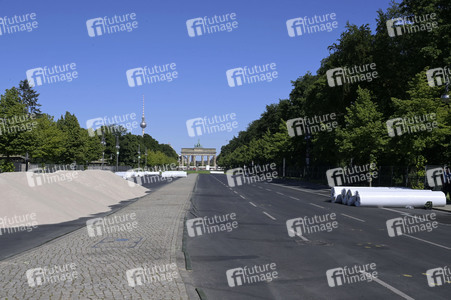 Aufbau der Fan-Zone zur Fußball-Europameisterschaft UEFA EURO 2024 in Berlin