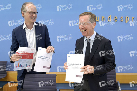 Bundespressekonferenz Vorstellung der Studie: Herausforderungen für die Schuldenbremse in Berlin