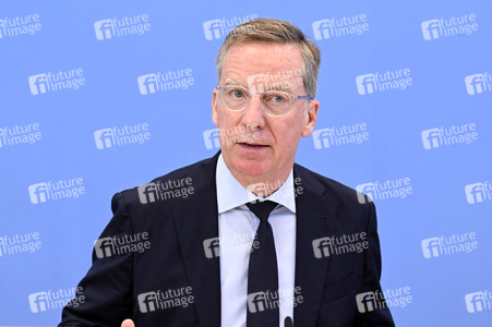 Bundespressekonferenz Vorstellung der Studie: Herausforderungen für die Schuldenbremse in Berlin