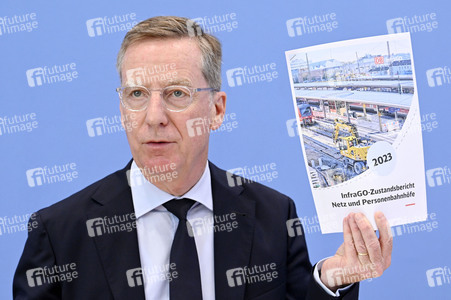 Bundespressekonferenz Vorstellung der Studie: Herausforderungen für die Schuldenbremse in Berlin