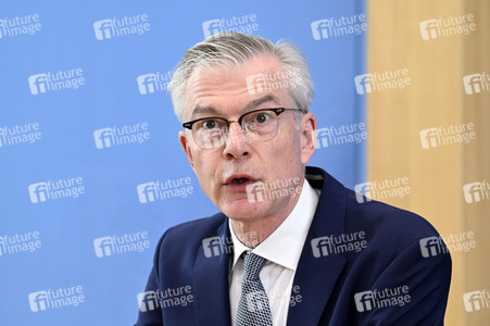 Bundespressekonferenz Vorstellung des Frühjahrsgutachten 2024 in Berlin