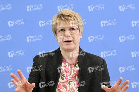 Bundespressekonferenz Vorstellung des Frühjahrsgutachten 2024 in Berlin