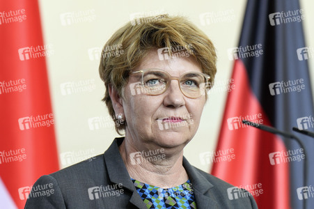 Empfang der Bundespräsidentin der Schweiz in Berlin