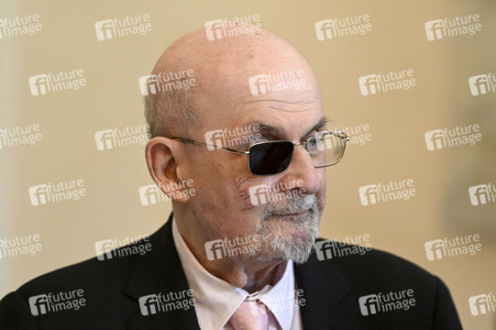 Frank-Walter Steinmeier empfängt Salman Rushdie in Berlin