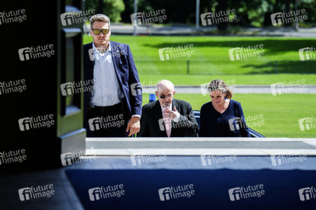 Frank-Walter Steinmeier empfängt Salman Rushdie in Berlin