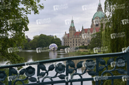 Kunstinstallation Floating Earth in Hannover