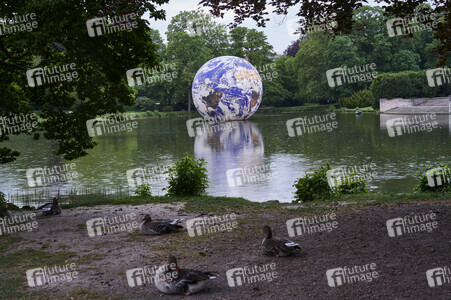 Kunstinstallation Floating Earth in Hannover