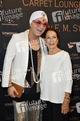 Carpet Lounge Berlin x Julian F.M. Stoeckel in Berlin