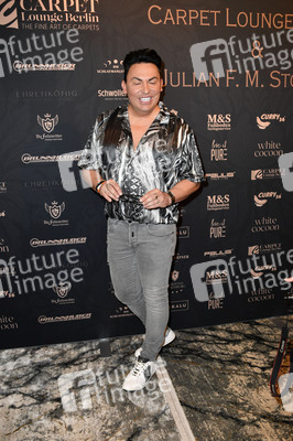 Carpet Lounge Berlin x Julian F.M. Stoeckel in Berlin