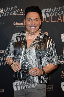 Carpet Lounge Berlin x Julian F.M. Stoeckel in Berlin