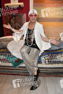 Carpet Lounge Berlin x Julian F.M. Stoeckel in Berlin