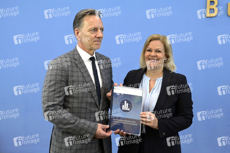 Bundespressekonferenz Fallzahlen für die Politisch Motivierte Kriminalität (PMK) 2023 in Berlin