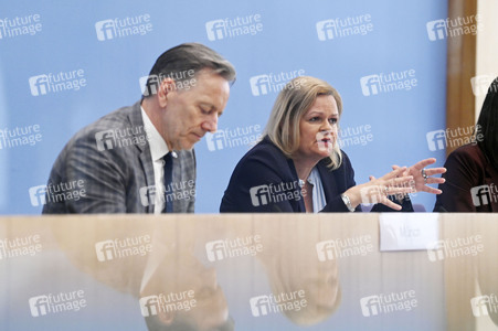Bundespressekonferenz Fallzahlen für die Politisch Motivierte Kriminalität (PMK) 2023 in Berlin