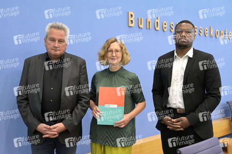 Bundespressekonferenz Jahresstatistik 2023 zu rechter und rassistischer Gewalt in Berlin