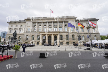 Feierliches Gelöbnis von Soldatinnen und Soldaten der Bundeswehr in Berlin