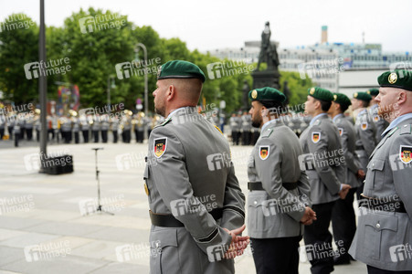 Feierliches Gelöbnis von Soldatinnen und Soldaten der Bundeswehr in Berlin