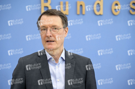 Bundespressekonferenz Kabinettsbeschluss zum Versorgungsstärkungsgesetz in Berlin