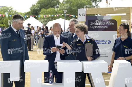 Demokratiefest zu 75 Jahren Grundgesetz in Berlin