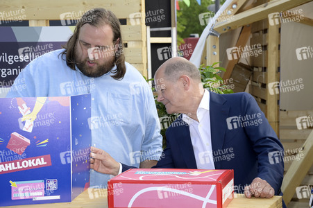 Demokratiefest zu 75 Jahren Grundgesetz in Berlin