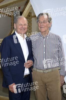 Demokratiefest zu 75 Jahren Grundgesetz in Berlin