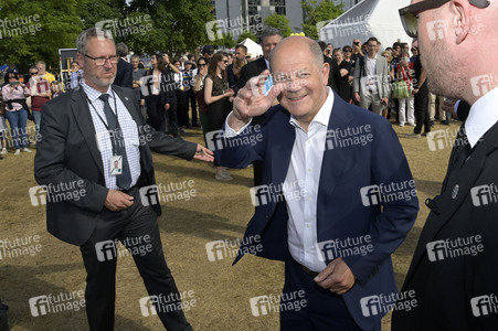 Demokratiefest zu 75 Jahren Grundgesetz in Berlin