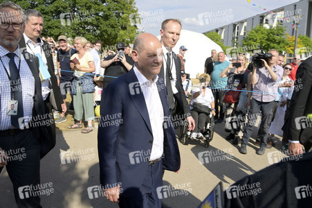 Demokratiefest zu 75 Jahren Grundgesetz in Berlin