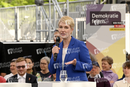 Demokratiefest zu 75 Jahren Grundgesetz in Berlin