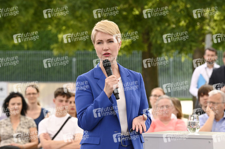 Demokratiefest zu 75 Jahren Grundgesetz in Berlin