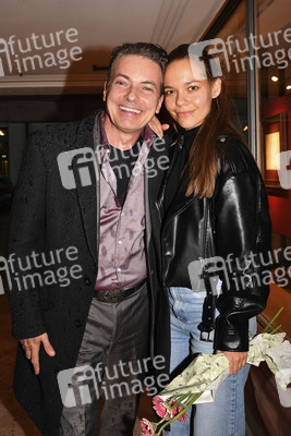 Theaterpremiere 'Die Kehrseite der Medaille' in München