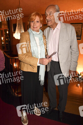 Theaterpremiere 'Die Kehrseite der Medaille' in München