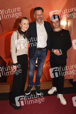 Theaterpremiere 'Die Kehrseite der Medaille' in München