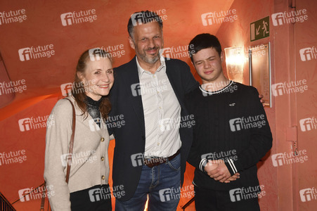 Theaterpremiere 'Die Kehrseite der Medaille' in München